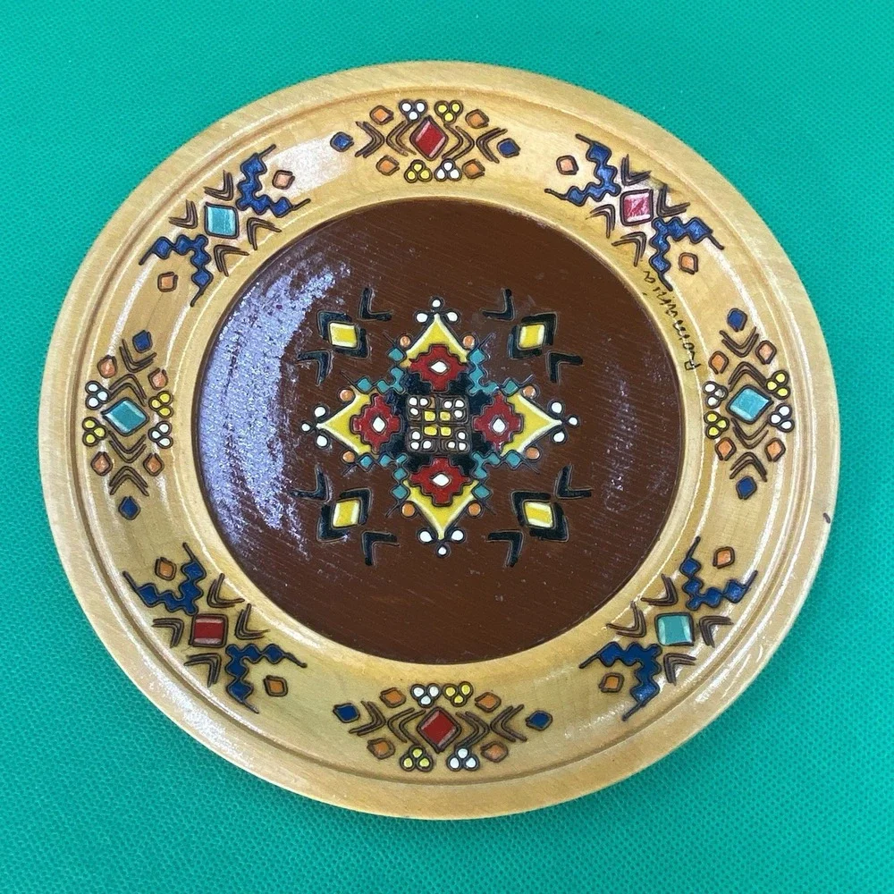 Hand Painted Romanian Timber Plate Vintage Armadillo Nou  7 1/2
